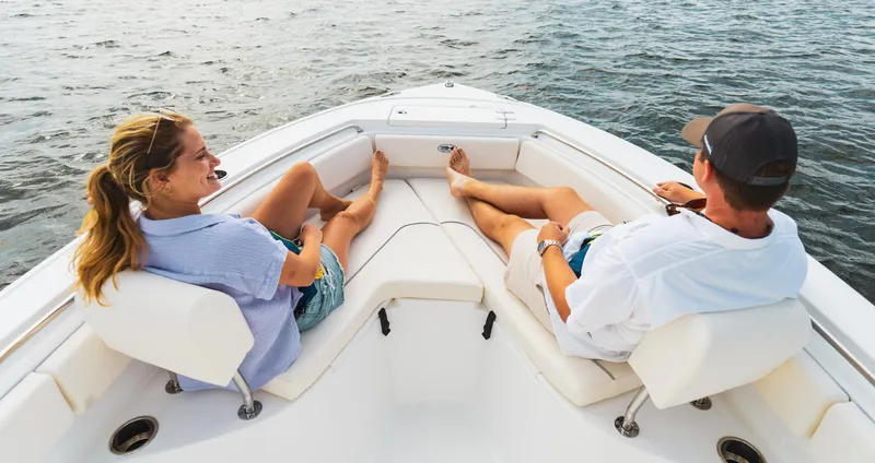 Slide: The Image of Sea Hunt Ultra 219 2027 - 10