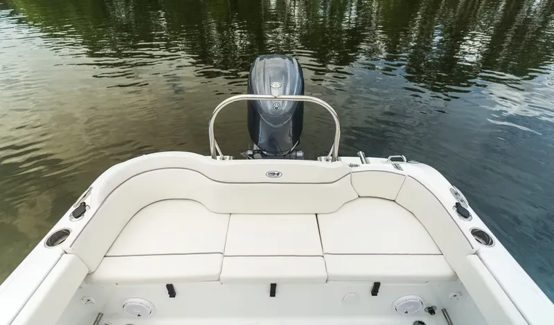 Slide: The Image of Sea Hunt Ultra 229 2026 - 17