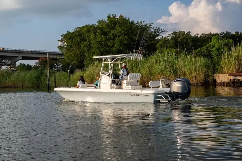 Slide: The Image of Skeeter SX2550 Fish 2026 - 3