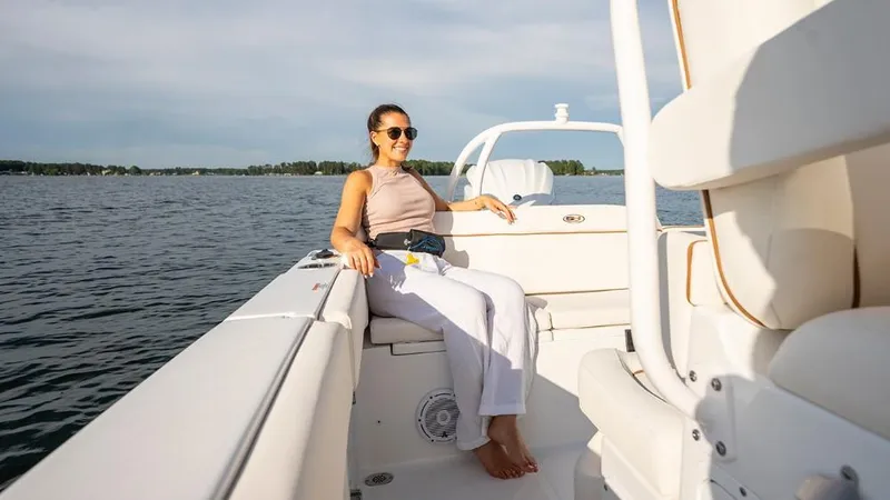 Slide: The Image of Sea Hunt Ultra 239 SE 2026 - 10