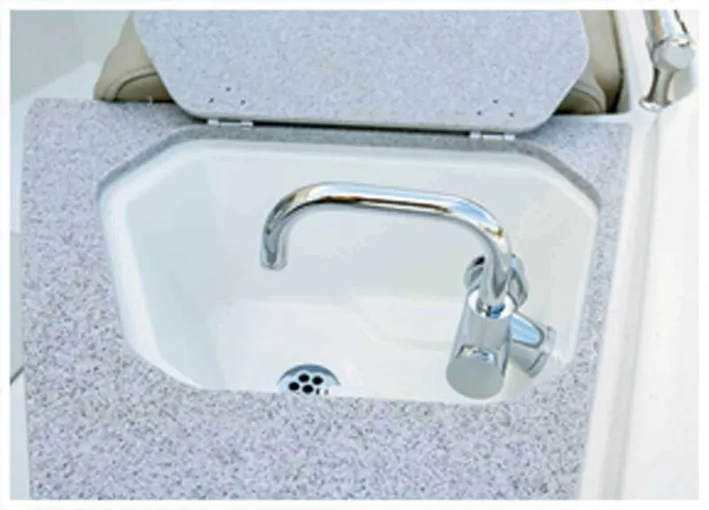 Slide: The Image of Stingray 216 CC 2027 - 7