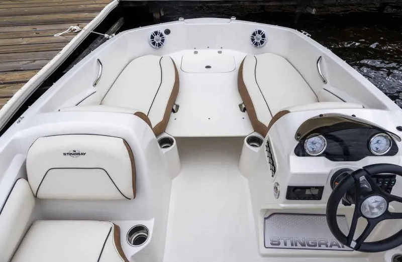 Slide: The Image of Stingray 182 SC 2027 - 6