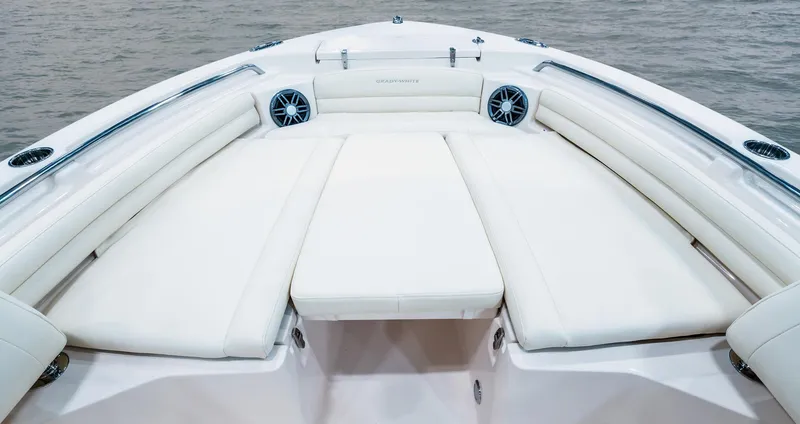 Slide: The Image of Grady-White Fisherman 216 2027 - 7