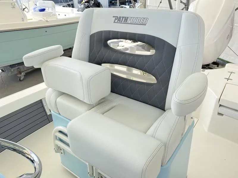 Slide: The Image of Pathfinder 2500 Hybrid 2026 - 20