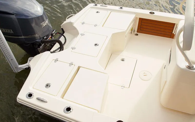 Slide: The Image of Pathfinder 2500 Hybrid 2026 - 8