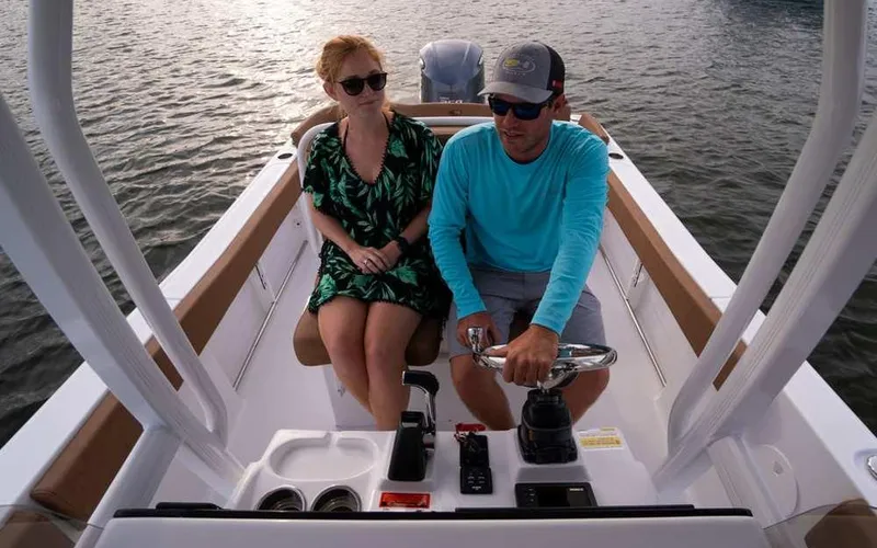 Slide: The Image of Sea Hunt Ultra 234 2027 - 7