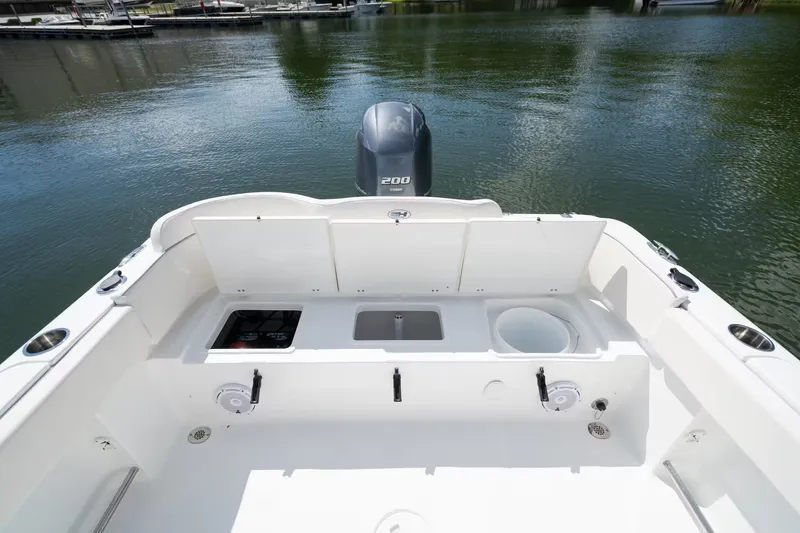 Slide: The Image of Sea Hunt Ultra 234 2026 - 16