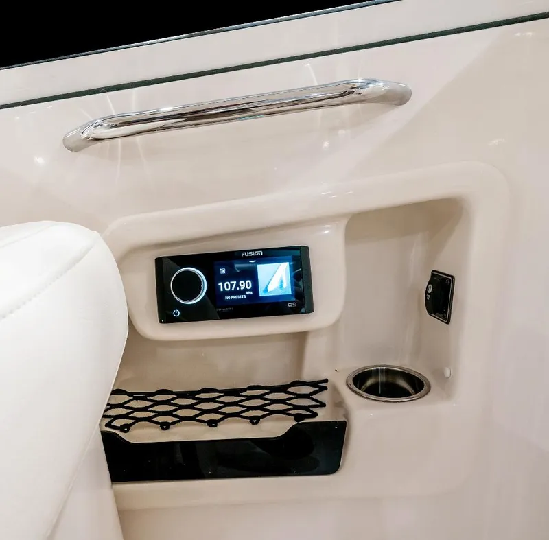 Slide: The Image of Grady-White Freedom 255 2027 - 18