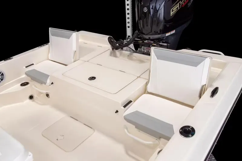 Slide: The Image of Skeeter SX230 2026 - 9