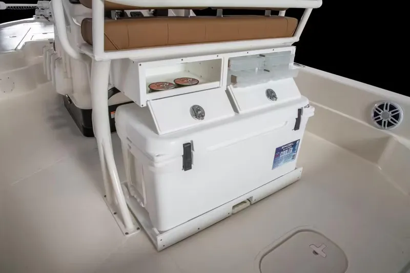 Slide: The Image of Skeeter SX241 2026 - 17