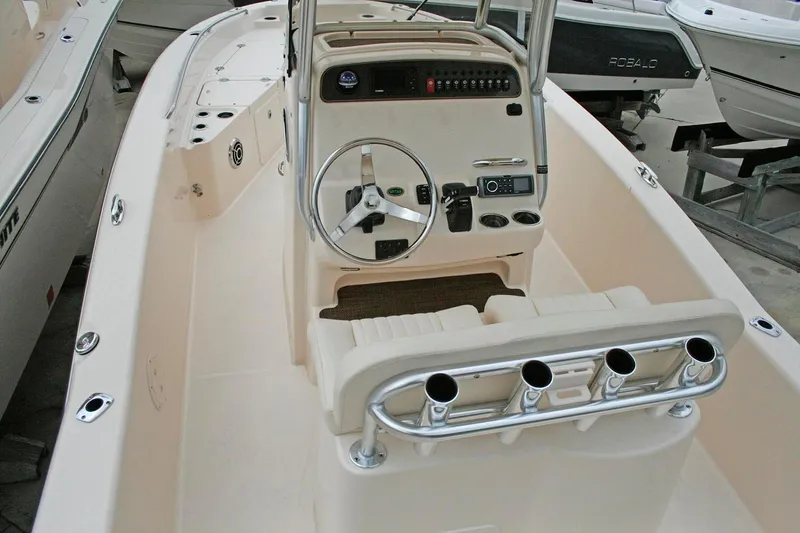 Slide: The Image of Grady-White 251 Coastal Explorer 2026 - 7