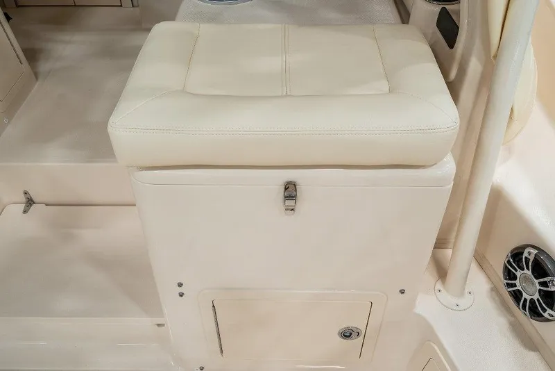 Slide: The Image of Grady-White Marlin 300 2026 - 9