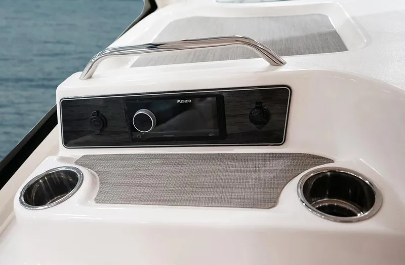 Slide: The Image of Grady-White Freedom 375 2027 - 18