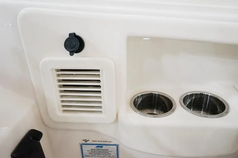 Slide: The Image of Grady-White Freedom 375 2026 - 10