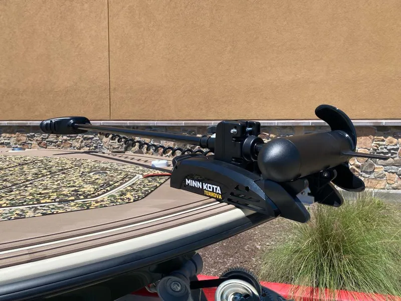 Slide: The Image of Minn Kota Terrova trolling motor on 2025 Mako 18 Pro Skiff Backwater Edition boat. - 5