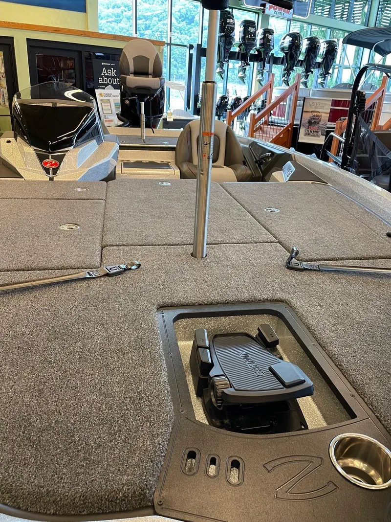 Slide: The Image of 2024 Ranger Z519 Garmin Ranger Cup Equipped boat interior with advanced features. - 2