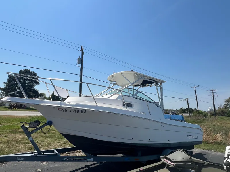 Slide: The Image of Robalo R235 Walkaround 2003 - 2