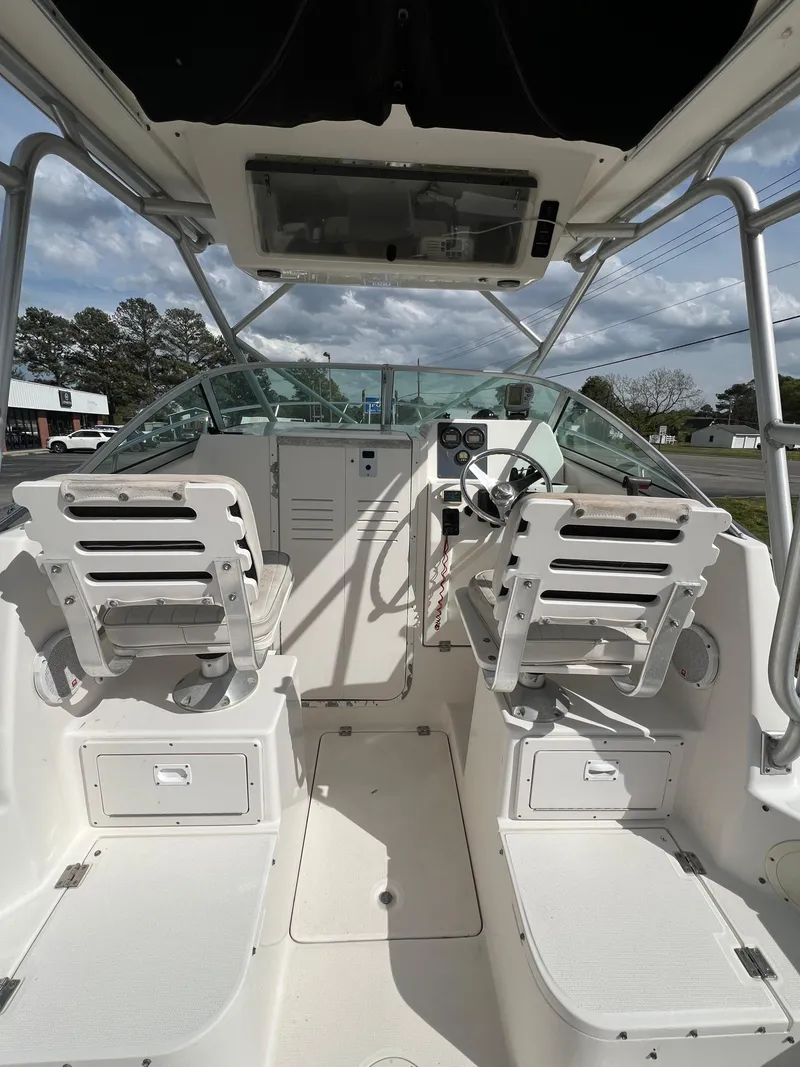 Slide: The Image of Robalo R235 Walkaround 2003 - 5