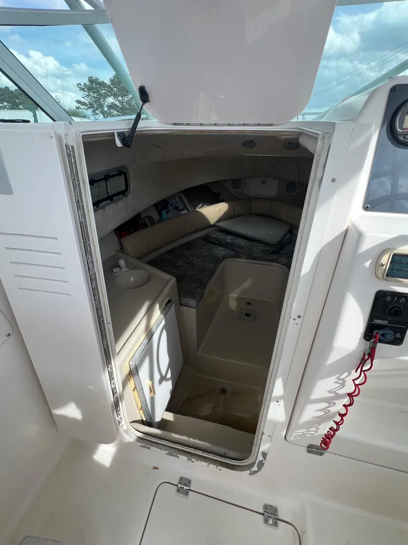 Slide: The Image of Robalo R235 Walkaround 2003 - 7