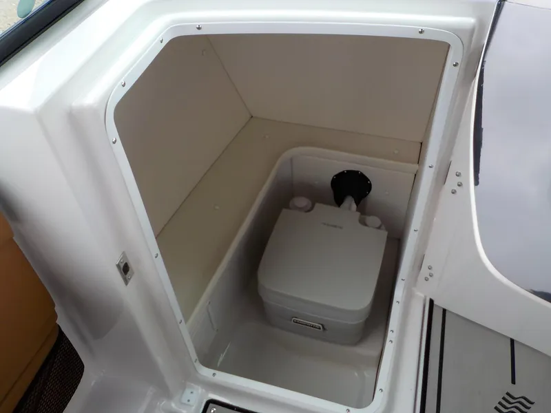 Slide: The Image of Four Winns HD 220 OB RS 2019 - 18