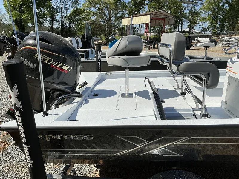 Slide: The Image of 2025 Xpress Hyper-Lift Series H20B boat with Yamaha engine, featuring new console and seating. - 10