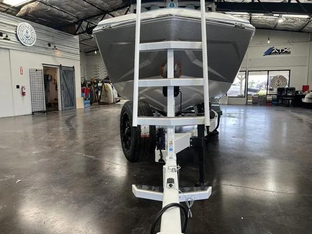 Slide: The Image of Tigé 25ZX 2025 - 5