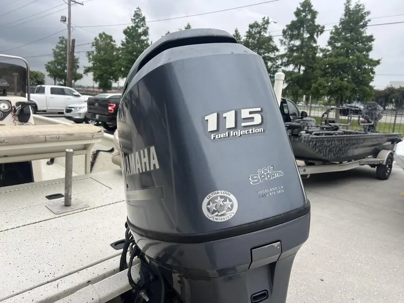Slide: The Image of Yamaha 115 Fuel Injection outboard motor on 2013 Xpress XP20 CC boat. - 6