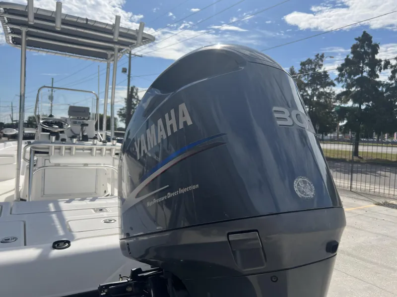 Slide: The Image of 2007 Skeeter ZX 24 Bay boat with Yamaha 300 outboard motor. - 9