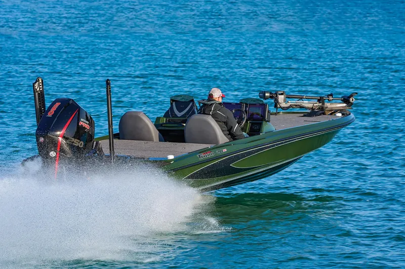 Slide: The Image of Triton 20XP Patriot 2025 - 98