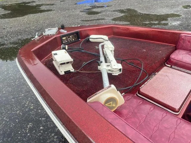 Slide: The Image of Ranger 1750 Fish and Play 1977 - 4