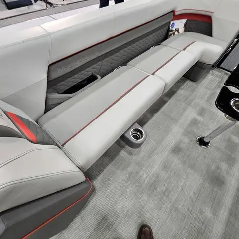 Slide: The Image of Qwest Qwest M24 Splash Pad Tritoon 2025 - 12