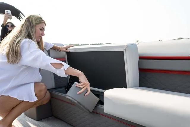 Slide: The Image of Qwest Qwest M24 Splash Pad Tritoon 2025 - 17