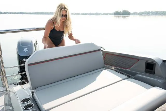 Slide: The Image of Qwest Qwest M24 Splash Pad Tritoon 2025 - 21