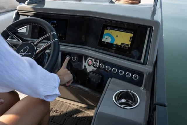 Slide: The Image of Qwest Qwest M24 Splash Pad Tritoon 2025 - 23