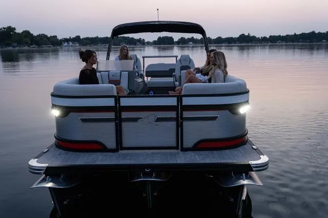 Slide: The Image of Qwest Qwest M24 Splash Pad Tritoon 2025 - 24