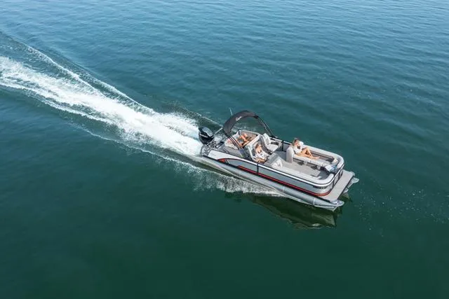 Slide: The Image of Qwest Qwest M24 Splash Pad Tritoon 2025 - 25