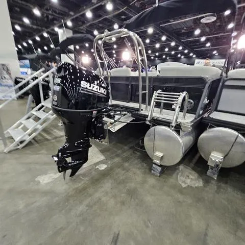 Slide: The Image of Qwest Qwest 22 L-Class RLS 2025 - 10