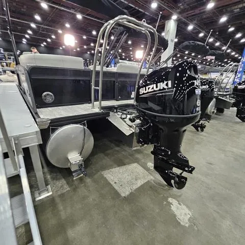 Slide: The Image of Qwest Qwest 22 L-Class RLS 2025 - 12