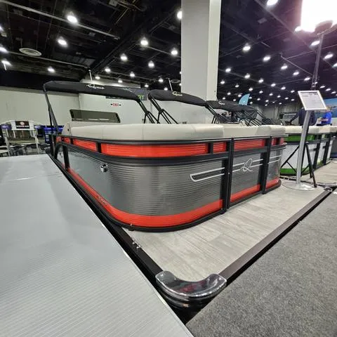 Slide: The Image of Qwest Qwest 20 XRE Cruise E-Class 2025 - 15