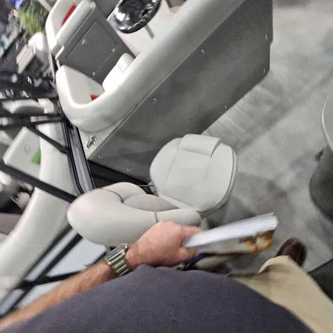 Slide: The Image of Qwest Qwest 20 XRE Cruise E-Class 2025 - 28