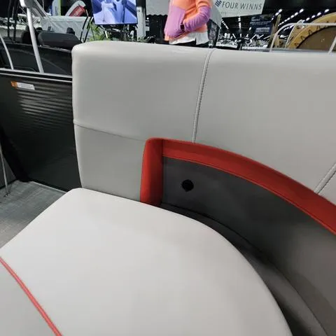 Slide: The Image of Qwest Qwest 20 XRE Cruise E-Class 2025 - 34