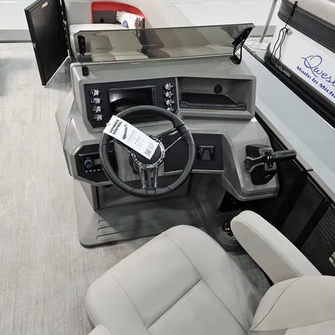 Slide: The Image of Qwest Qwest 20 XRE Cruise E-Class 2025 - 4