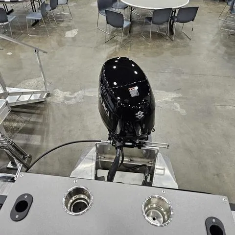 Slide: The Image of Qwest Qwest 20 XRE Cruise E-Class 2025 - 7