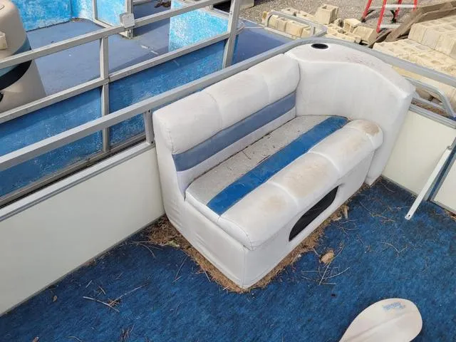 Slide: The Image of Manitou w/ 50HP Honda 1990 - 4