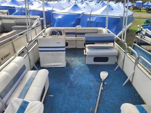 Slide: The Image of Manitou w/ 50HP Honda 1990 - 8