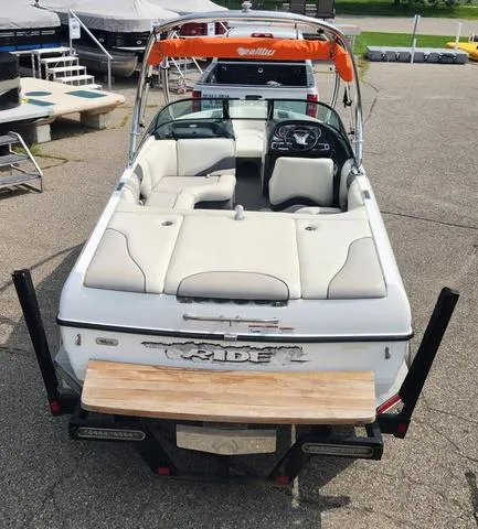 Slide: The Image of Malibu V-Ride Wakesetter 2008 - 19