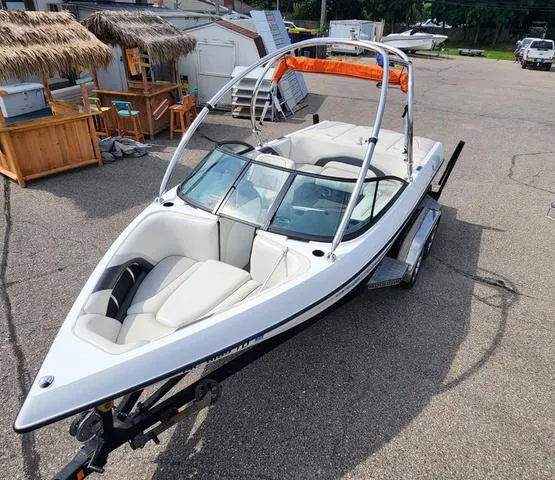 Slide: The Image of Malibu V-Ride Wakesetter 2008 - 4