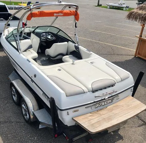 Slide: The Image of Malibu V-Ride Wakesetter 2008 - 6