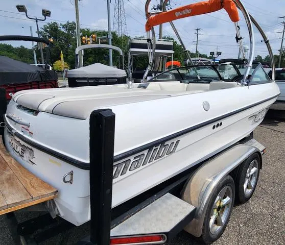 Slide: The Image of Malibu V-Ride Wakesetter 2008 - 9