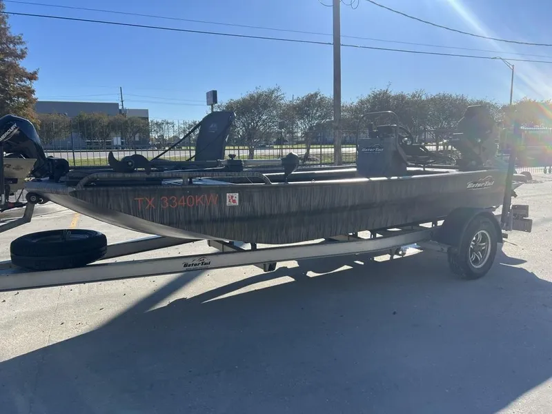 Slide: The Image of Gator-Tail 1754 Extreme 2017 - 3